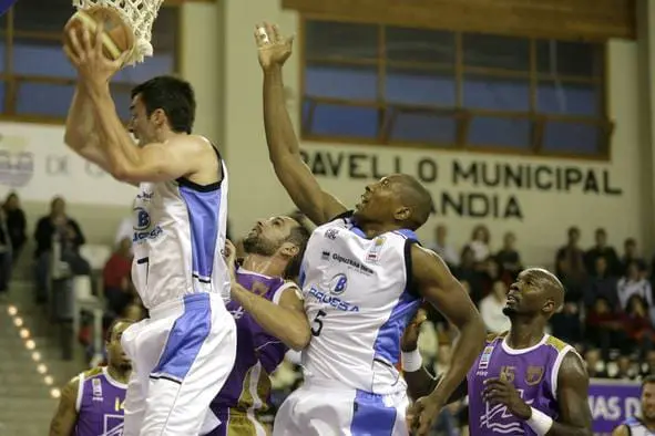 Bruesa 73 – 68 Cantabria