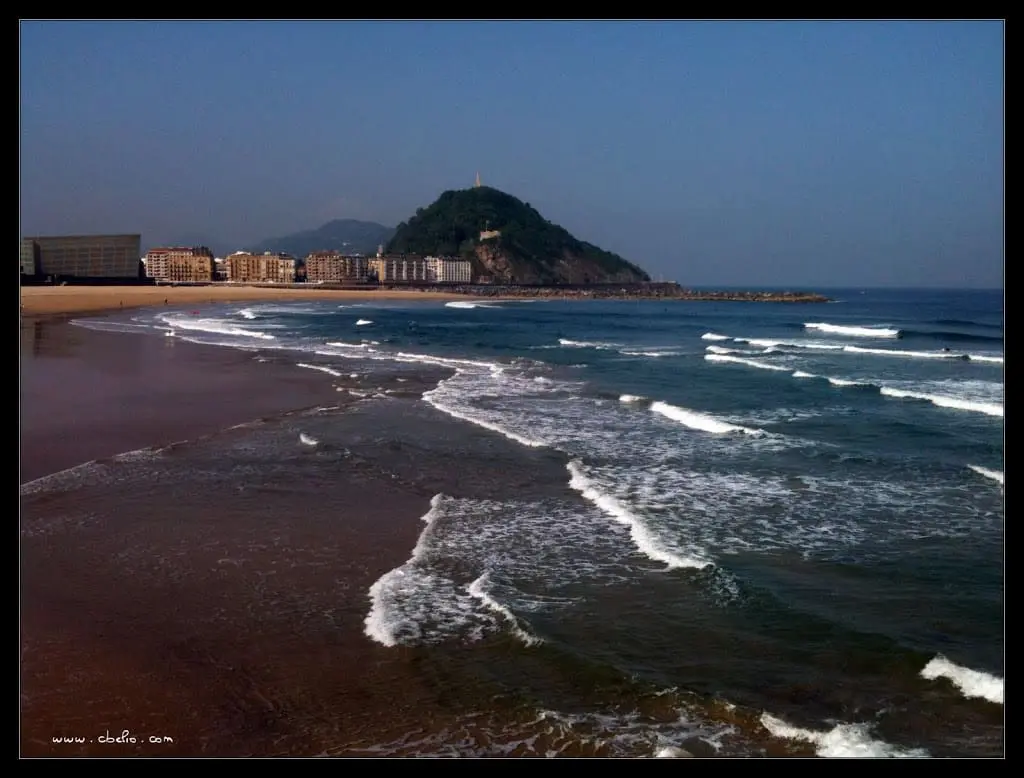 Surfin’ beach