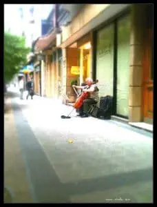 Hermitaño, violonchelista en Donostia