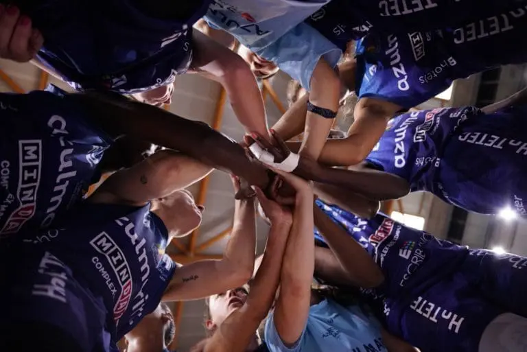 Azulmarino a un paso de la F4 (68-54)
