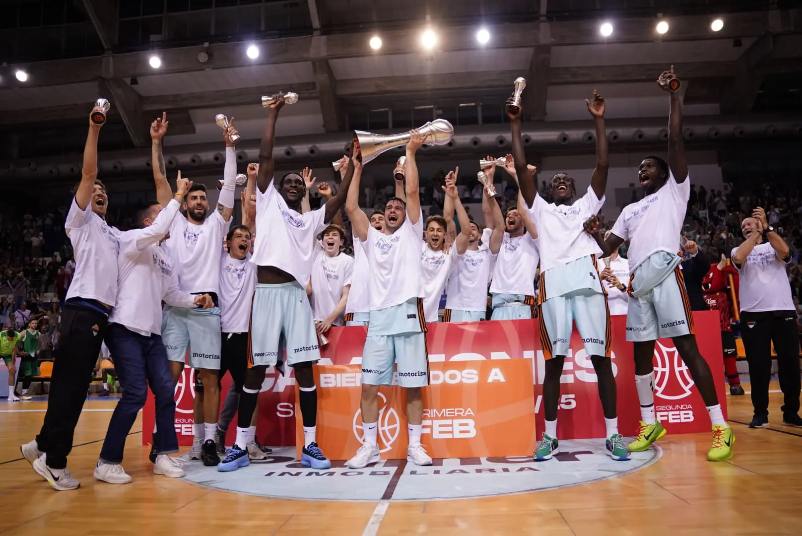 Palmer Basket es de Primera (76-58)